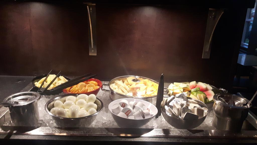 Grand Times Hotel - Aeroport De Quebec Экстерьер фото