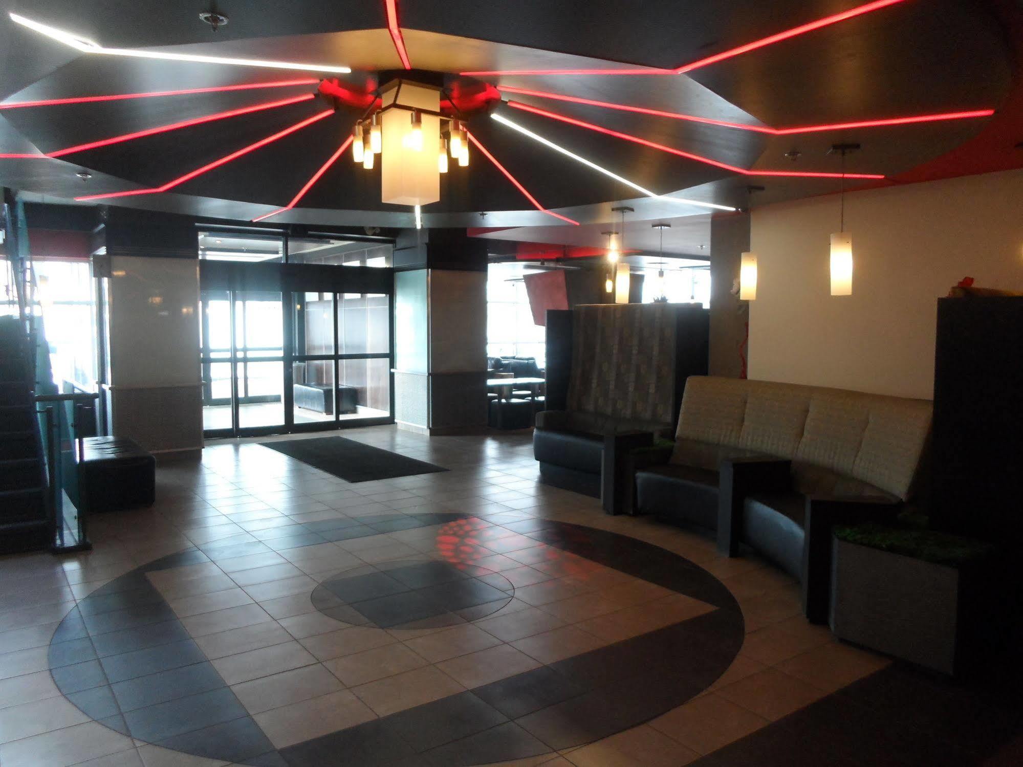 Grand Times Hotel - Aeroport De Quebec Экстерьер фото